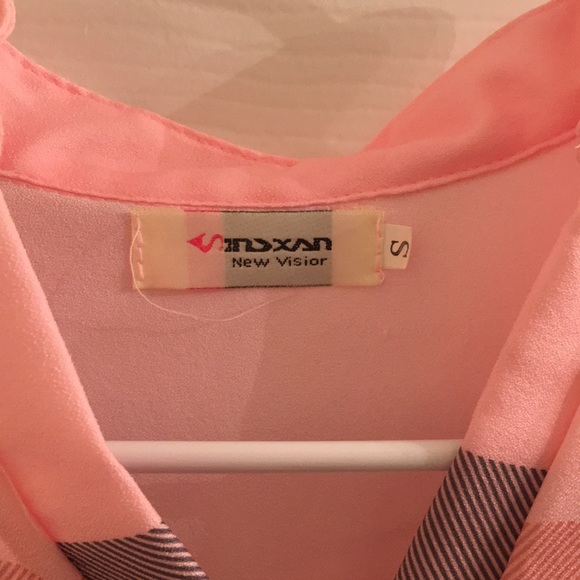 Pink blouse - Picture 2 of 3